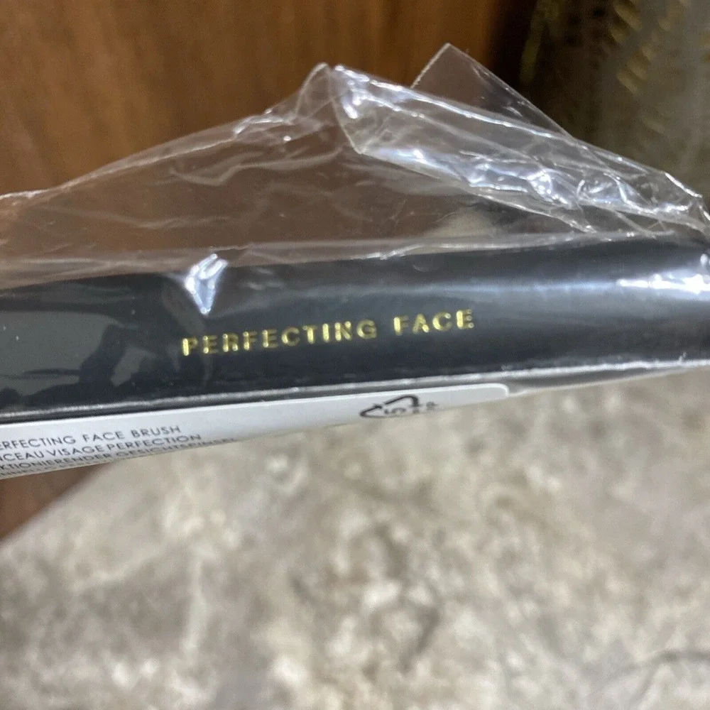 bareMinerals‎ Perfecting Face Brush #77689 New and Rare